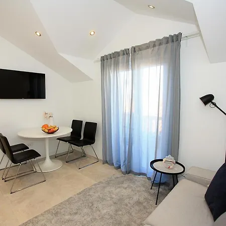 Ivana Apartment *